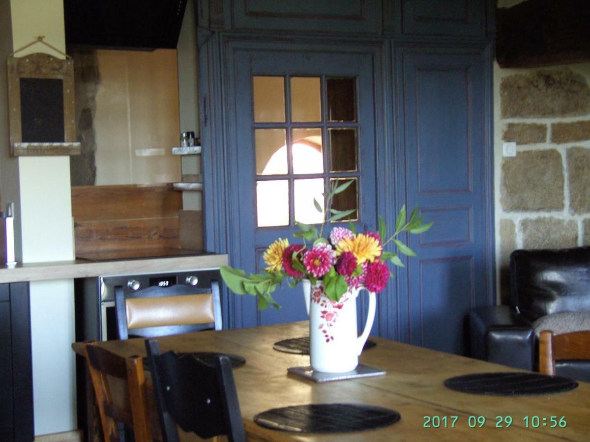 Bed and Breakfast La Fontaine Saint-Georges-en-Couzan Esterno foto