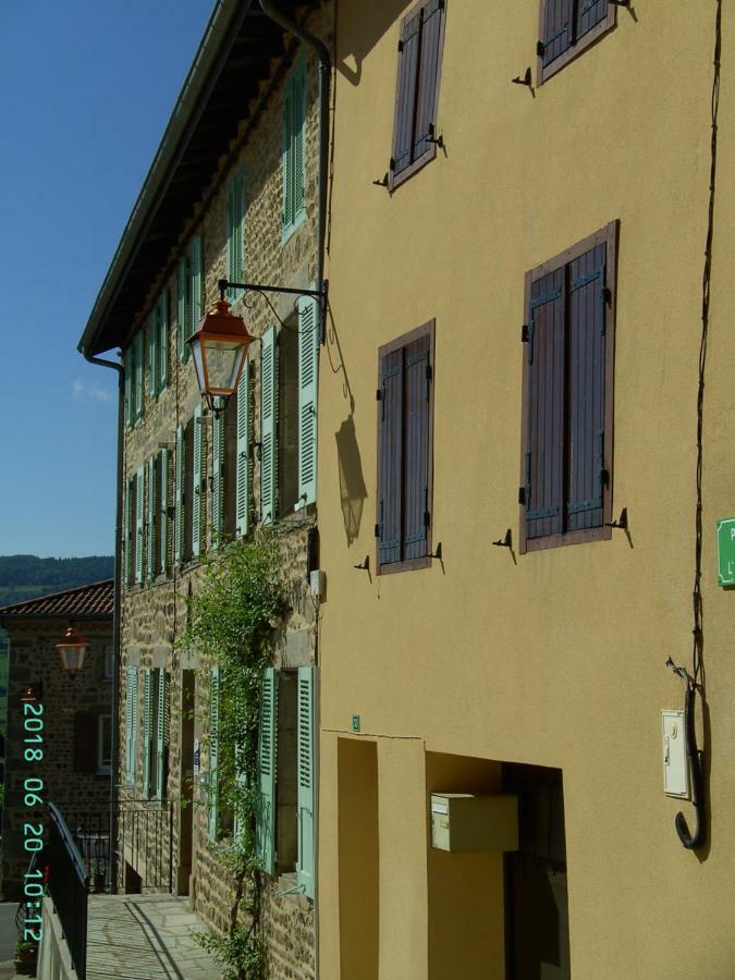 Bed and Breakfast La Fontaine Saint-Georges-en-Couzan Esterno foto
